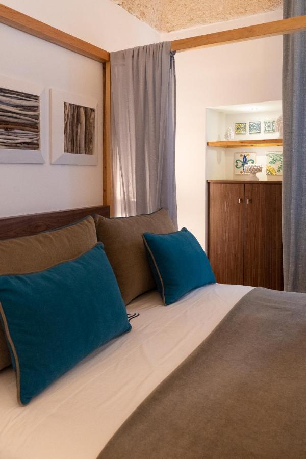 B-Welcome Rooms Of Charme E Relax โปลีญาโนอามาเร ภายนอก รูปภาพ