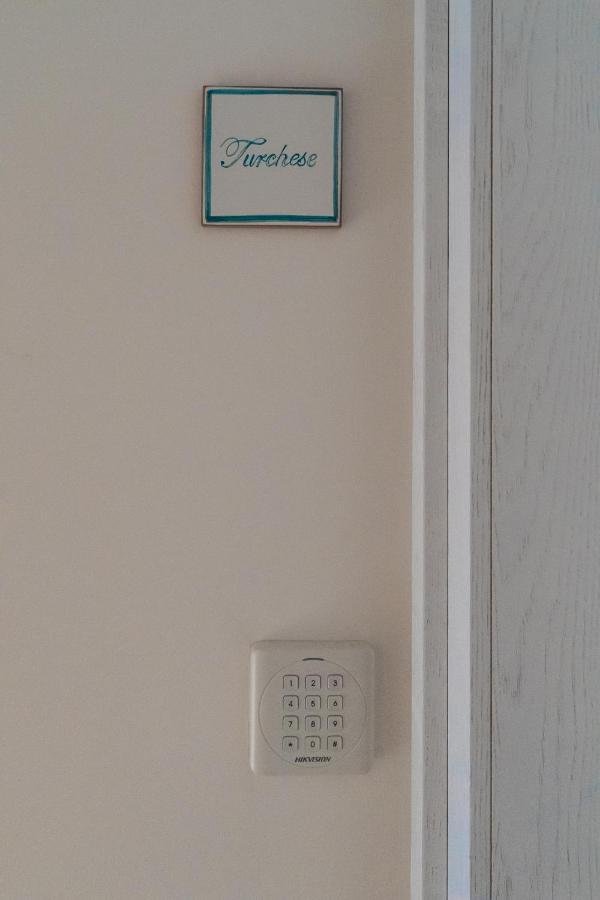 B-Welcome Rooms Of Charme E Relax โปลีญาโนอามาเร ภายนอก รูปภาพ