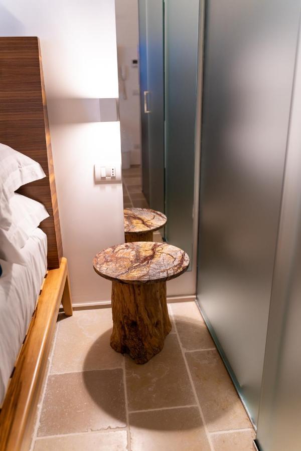 B-Welcome Rooms Of Charme E Relax โปลีญาโนอามาเร ภายนอก รูปภาพ